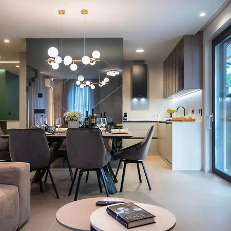 Seasons Luxury Apartament