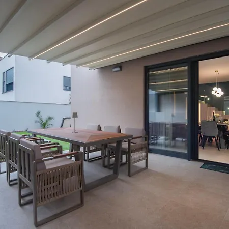 Seasons Luxury Apartament *