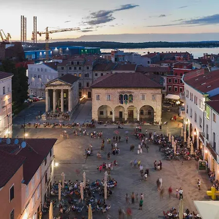 Seasons Luxury Apartament Pula