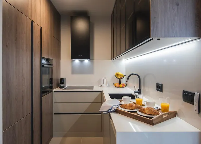 Seasons Luxury * Пула