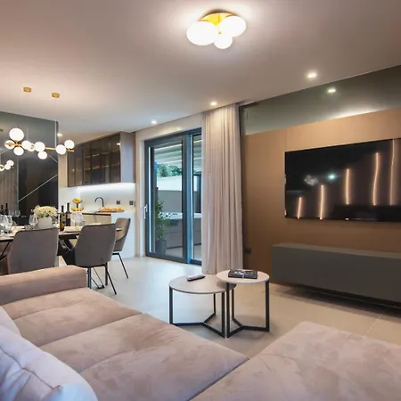 Seasons Luxury Lejlighed *