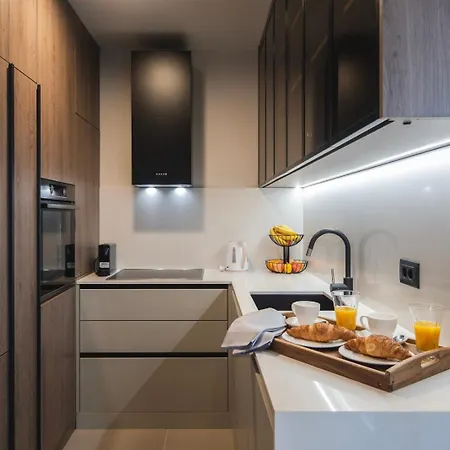 Seasons Luxury * Пула