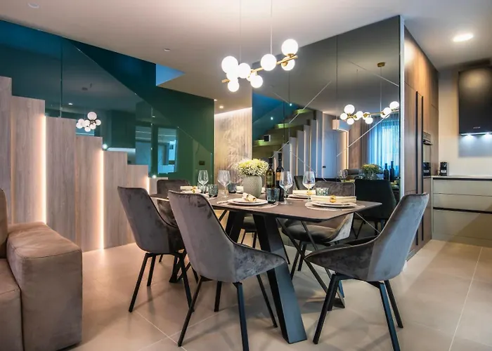 Seasons Luxury Apartment Pula